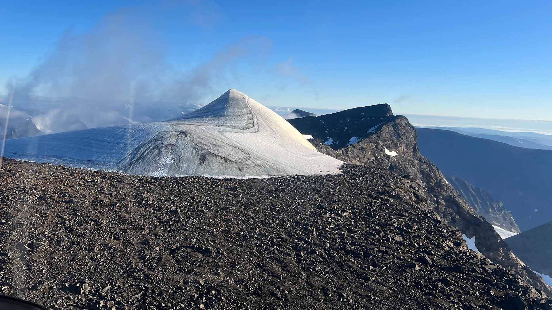 Snö på Kebnekaises sydtopp.