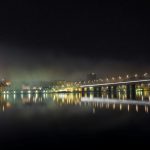 Stockholm nattetid, bro och ljus från byggnader.