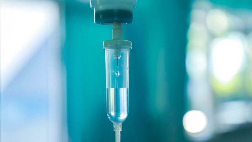 Infusion, dropp, till en patient.