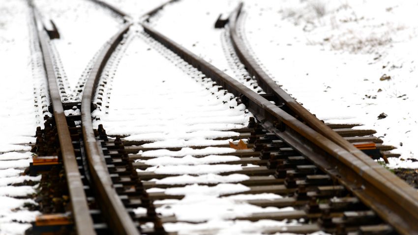 Växel i järnvägsräls under vintern