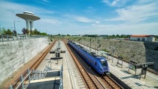 Tåg på en station
